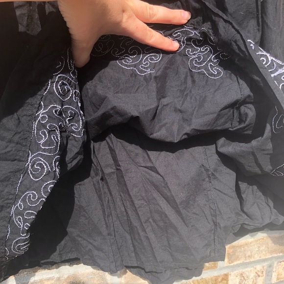 Women’s Skirt - Picture 3 of 4